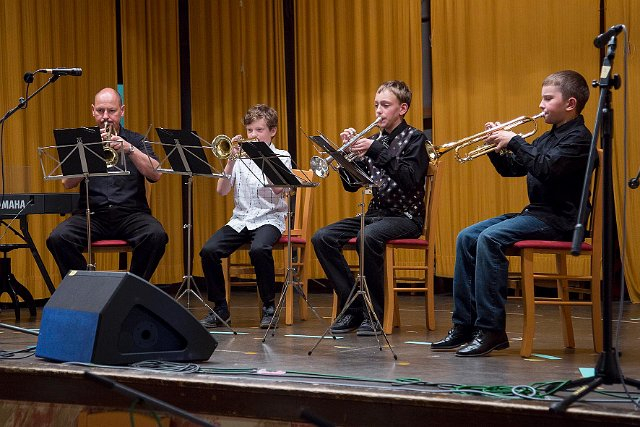 Závěrečný žákovský koncert v sále Dělnického domu Zastávka 4.6.2015