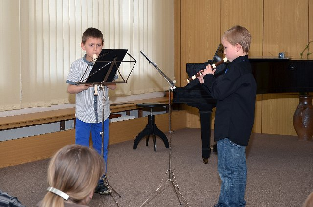 Žákovský koncert v sále ZUŠ Zastávka 10.4.2014